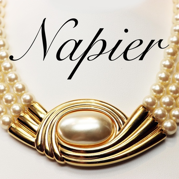 Vintage Napier Pearl Bib Necklace in Gold Setting - Picture 4 of 15